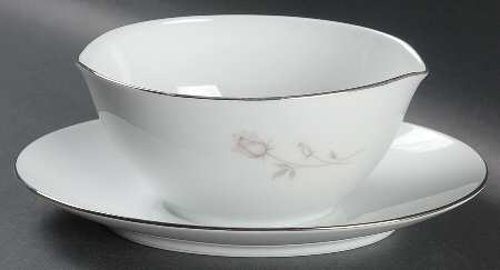 Gravy Boat with Attached Underplate