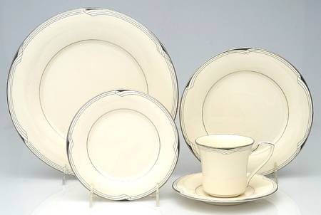Sterling Cove 40 Piece Estate Set