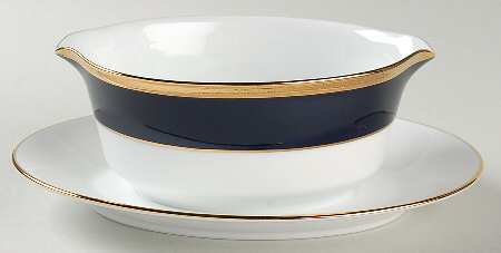 Gravy Boat with Attached Underplate