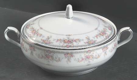 Veranda Round Covered Vegetable by Noritake
