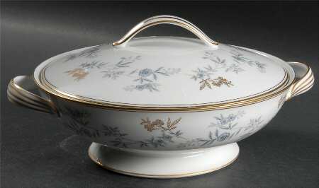 Waverly Round Covered Vegetable