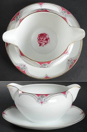 Victory Gravy Boat with Attached Underplate