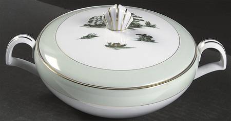 Oriental Green Round Covered Vegetable