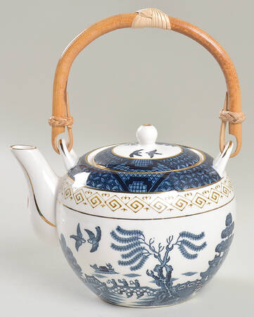 Blue Willow Mini Teapot & Lid