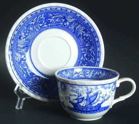 Discovery 1492 Flat Cup & Saucer Set