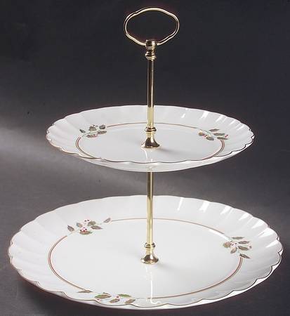 Golden Holly 2 Tiered Serving Tray (Dinner & Salad Plate)