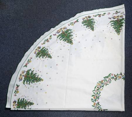 Happy Holidays 70" Round Tablecloth