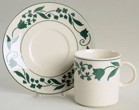 Laurel Wreath Flat Cup & Saucer Set