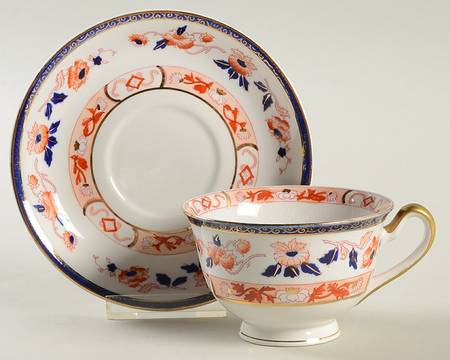 NIK29 Footed Cup & Saucer Set