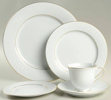 White Lace Gold 5 Piece Place Setting