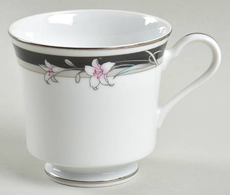 Kabuki Footed Cup