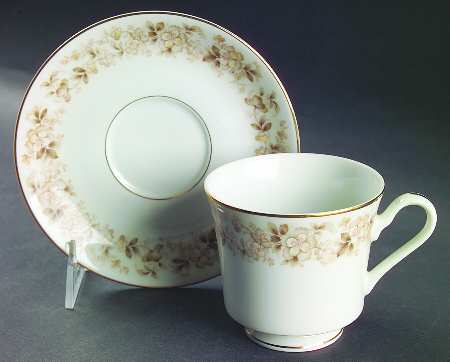 Oakbrook Footed Cup & Saucer Set
