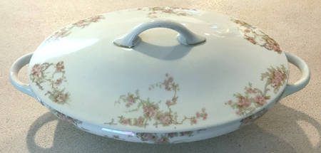 Nucnuc1 Oval Covered Vegetable