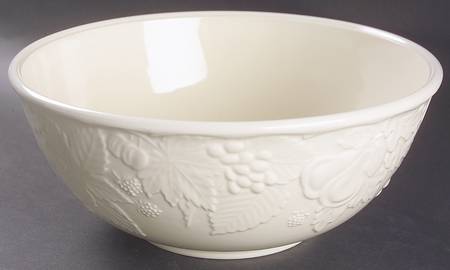 Woodbury Ivory 9" Mixing Bowl