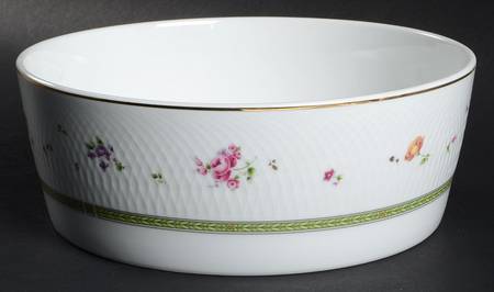 Genevieve 9" Round Vegetable Bowl