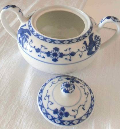 Mikado Blue Sugar Bowl & Lid
