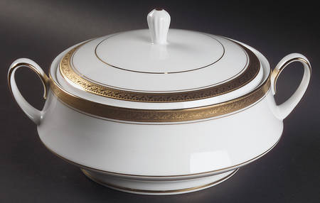 Crestwood Gold Round Covered Vegetable