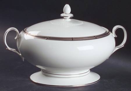 Rochelle Platinum Oval Covered Vegetable