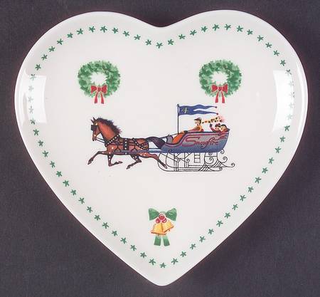 Americana Christmas Heart Shaped Dish