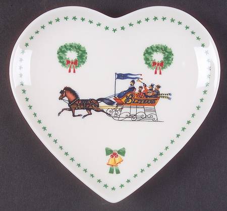 Americana Christmas Heart Shaped Dish
