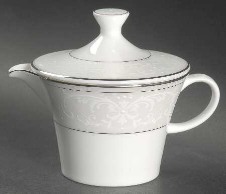 Pearl Symphony Creamer & Lid