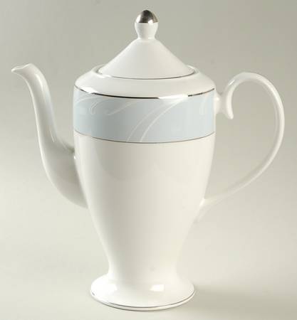 Pearl Crescent Tea/Coffee Pot & Lid