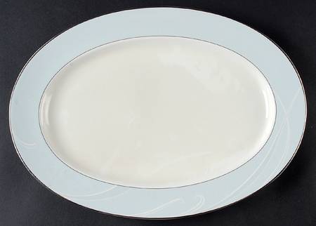 Pearl Crescent 14" Oval Serving Platter