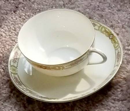 N2877 Flat Cup & Saucer Set