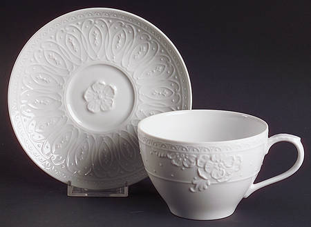 Blanc Fleur Flat Cup & Saucer Set