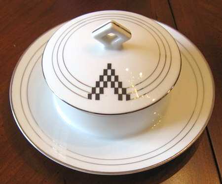N3262 Round Covered Butter