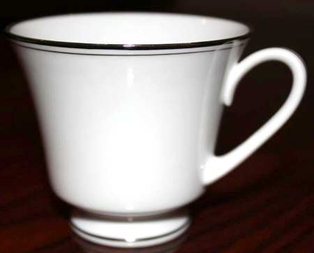L454 Footed Cup