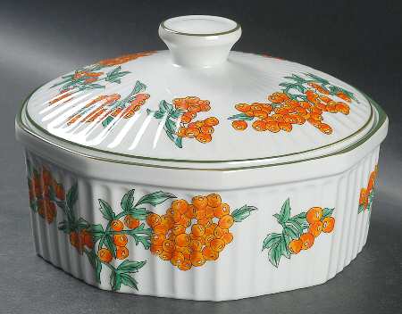 Berry Patch 1.5 Qt Round Covered Casserole by New Trends