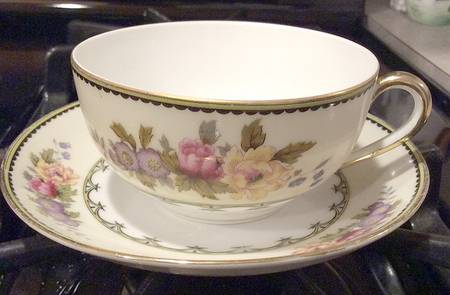 N4230 Flat Cup & Saucer Set