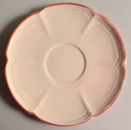 Armorial Red Saucer