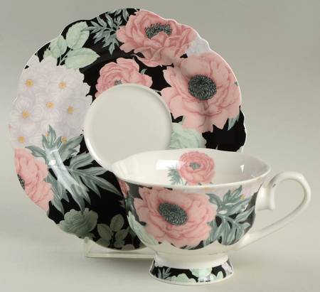 NA1 Footed Cup & Saucer Set