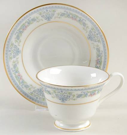 Fontaine Footed Cup & Saucer Set