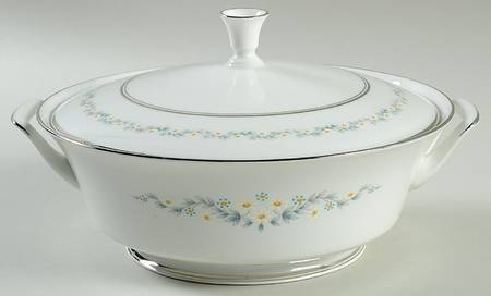 Holyoke Round Covered Vegetable