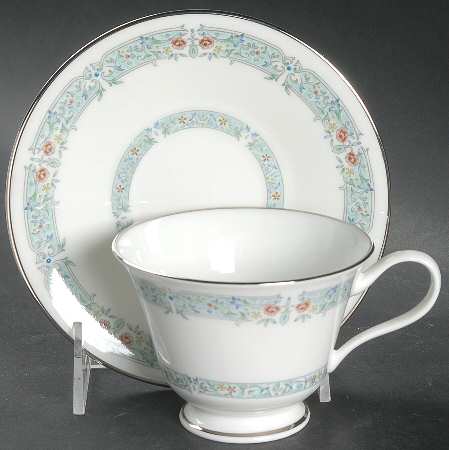 Lady Love Footed Cup & Saucer Set