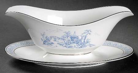 Mandarin Gravy Boat with Attached Underplate