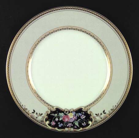 Medallion by Oscar De La Renta