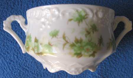 OHM104 Footed Bouillon Cup