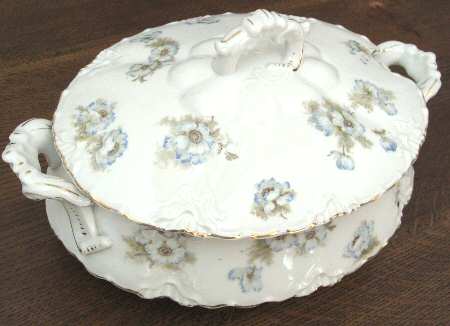 1685 Oval Tureen & Lid