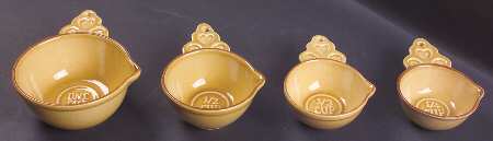 America (Discontinued 1989) Measuring Cup Set (1 Cup,1/2 Cup,1/3 Cup,1/4 Cup)