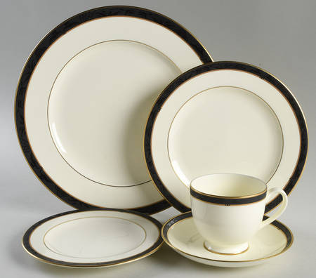 Astoria 5 Piece Place Setting