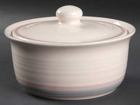 Aura Pink 1.25 Qt Round Covered Casserole
