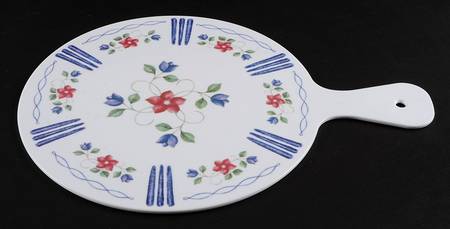 Bonnie Brae Handled Round Melamine Cutting Board