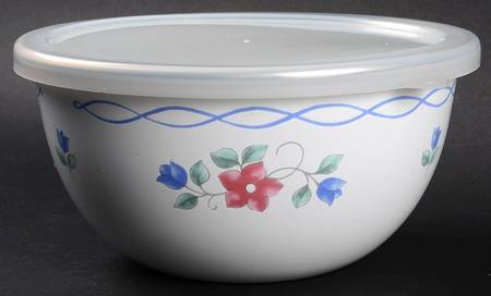 Bonnie Brae 6 5/8" Metal Bowl W/Plastic Lid