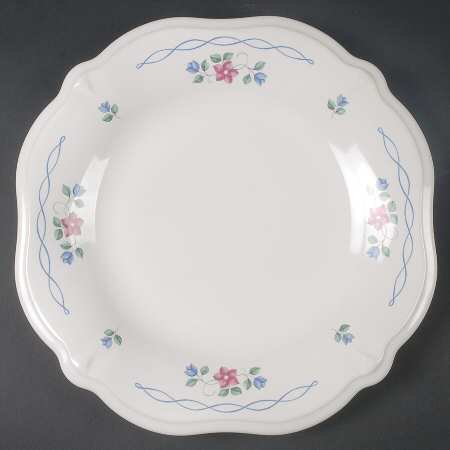 Bonnie Brae Sculpted Round Server/Chip Tray