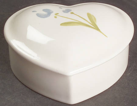 Garland Heart Shape Box & Lid