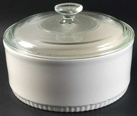 Gazebo White 2.5 Quart Round Covered Baker